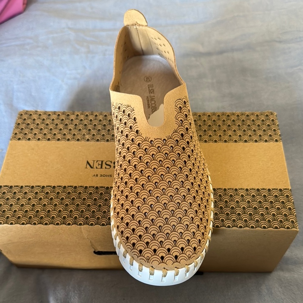Ilse Jacobsen Brown Slip-On Shoes - Picture 2 of 4